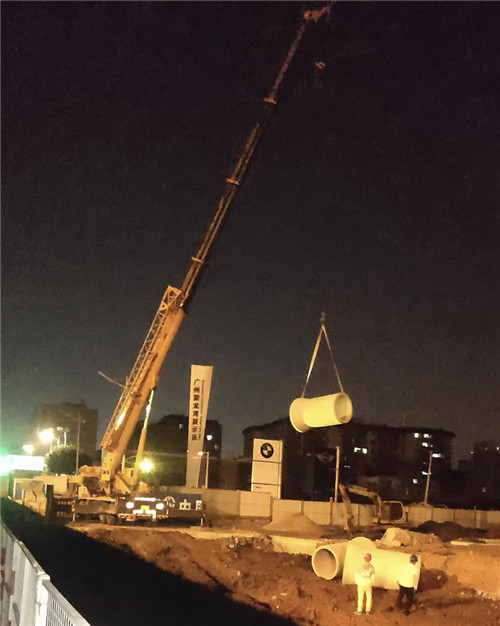 乌当区“弯臂矫正”—— 吊车的 “形变补偿” 技术